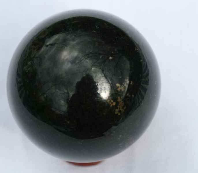 Nuummite Sphere enhances luck and magic 5222